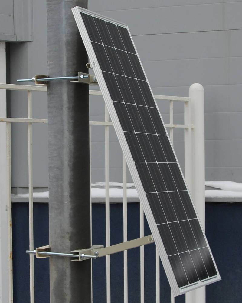 Солнечная батарея 150 Вт, закрепленная на столбе