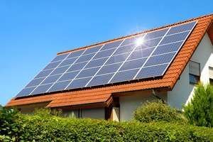 Можно ли сэкономить на оплате электричества или тепловой энергии при помощи солнечных панелей?