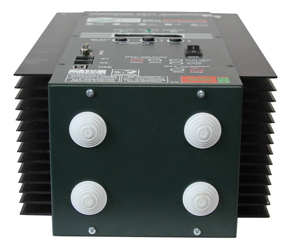 Вид снизу контроллера заряда МАП ECO Энергия DOMINATOR MPPT 200/100
