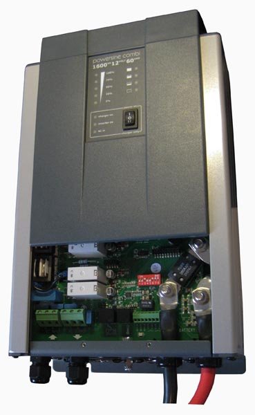 Инвертор/зарядное устройство 12 В DC / 220 В AC, 1300 Вт, 60 А, синусоидальный, модель Combi 1600-12-60 с открытой крышкой