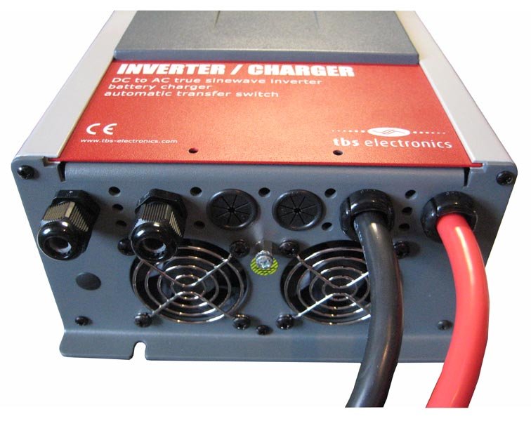 Инвертор c зарядным устройством 24 В DC / 220 В AC, 1400 Вт, 35 А, синусоидальный, модель Combi 1800-24-35