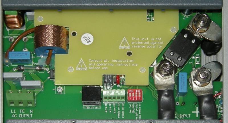 Инвертор TBS PS1800-24 со снятой крышкой