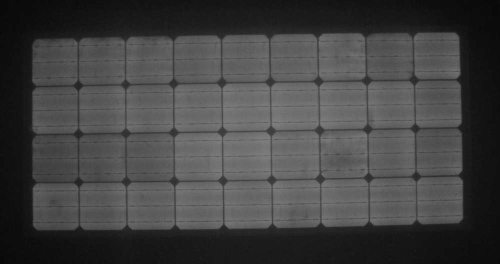 Результат теста на электролюминесценцию солнечной батареи CHN150-36M с серийным номером CHN1210040033 (элементы Grade A++)