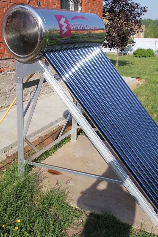 Установленный на даче солнечный нагреватель воды с баком 125 литров, 15 вакуумных трубок, без давления, из нержавеющей стали, модель XFS-II-15-125