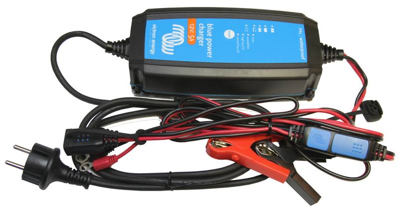 Автоматическое зарядное устройство для автомобильных гелевых и AGM аккумуляторов 12 Вольт, 5 Ампер, модель Blue Power Charger 12/5-IP65