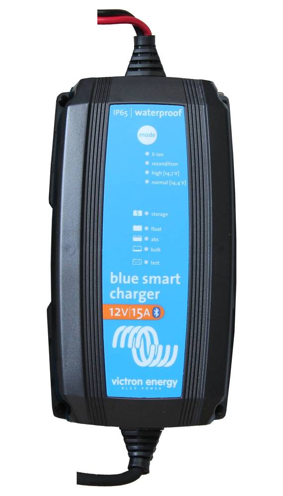 Зарядное устройство для гелевых и AGM аккумуляторов  12 Вольт, 15 Ампер, модель Blue Smart Charger 12/15-IP65