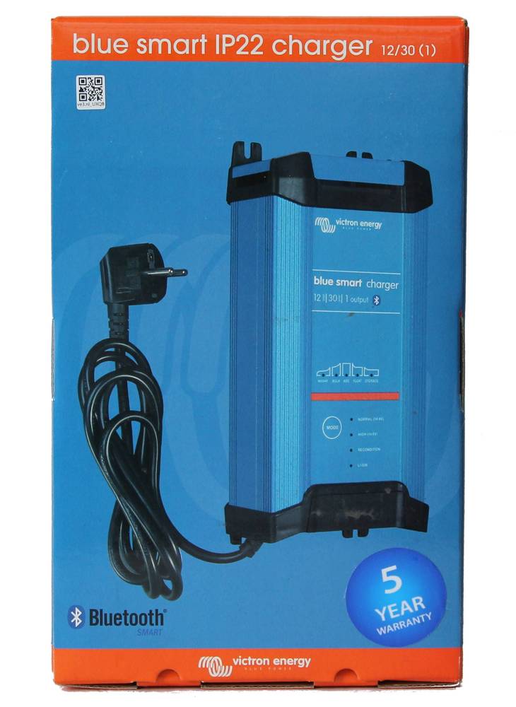 Зарядное устройство Blue Smart Charger 12/30 в упаковке